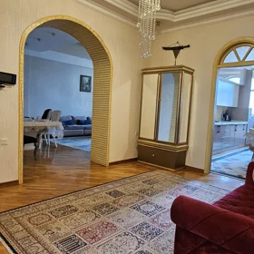 In Baku 170.0 m² apartment is for sale - Image 10