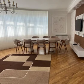 In Baku 135.0 m² apartment is for rent - Image 5