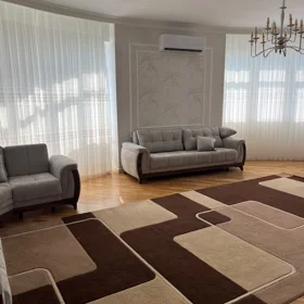 In Baku 135.0 m² apartment is for rent - Image 6