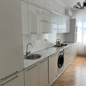 In Baku 135.0 m² apartment is for rent - Image 7