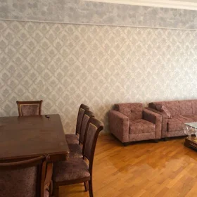 In Baku 140.0 m² apartment is for rent - Image 3