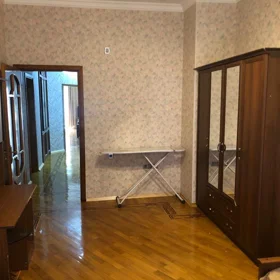 In Baku 140.0 m² apartment is for rent - Image 8