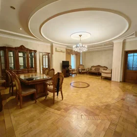 In Baku 120.0 m² apartment is for rent - Image 3