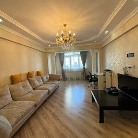 In Baku 650.0 m² apartment is for rent