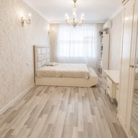 In Baku 100.0 m² apartment is for sale - Image 4