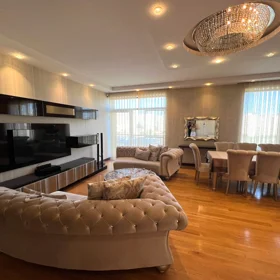 In Baku 138.0 m² apartment is for rent - Image 3