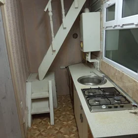 In Baku 70.0 m² house with 3.0 rooms is for rent - Image 6