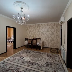 In Baku 170.0 m² house with 7.0 rooms is for sale - Image 3