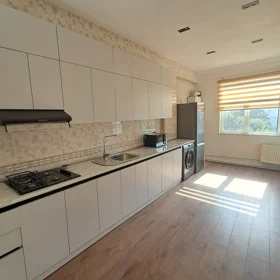 In Baku 110.0 m² apartment is for rent - Image 2