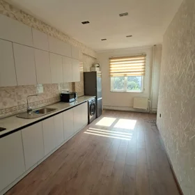 In Baku 110.0 m² apartment is for rent - Image 8