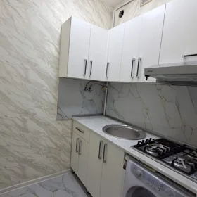 In Baku 90.0 m² apartment is for sale - Image 10