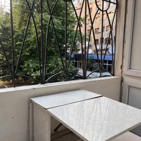 In Baku 70.0 m² apartment is for sale - Image 2