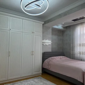 In Baku 155.0 m² apartment is for sale - Image 2