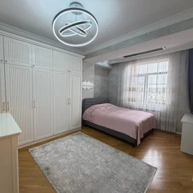 In Baku 155.0 m² apartment is for sale - Image 10
