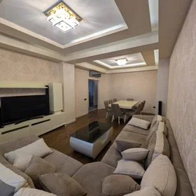In Baku 135.0 m² apartment is for rent - Image 3