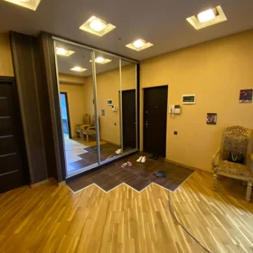 In Baku 100.0 m² apartment is for rent - Image 9
