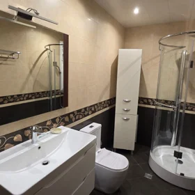 In Baku 170.0 m² apartment is for rent - Image 8