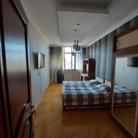 In Baku 150.0 m² apartment is for rent - Image 6