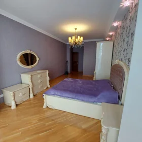 In Baku 150.0 m² apartment is for rent - Image 8
