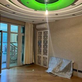 In Baku 177.0 m² apartment is for sale - Image 8