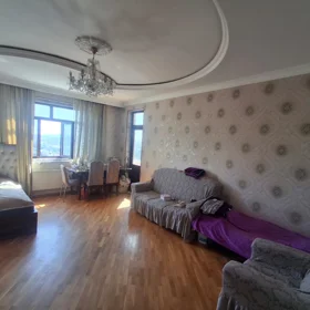 In Baku 120.0 m² apartment is for sale - Image 3