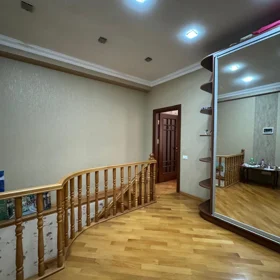 In Baku 120.0 m² apartment is for sale - Image 9
