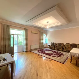 In Baku 750.0 m² house with 6.0 rooms is for sale - Image 7