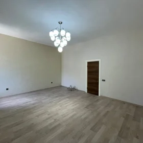 In Səbail rayonu 110.0 m² apartment is for sale - Image 2