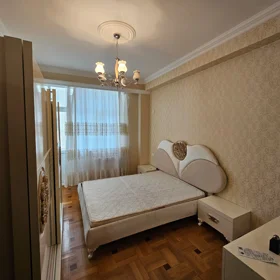 In Baku 70.0 m² apartment is for rent - Image 3