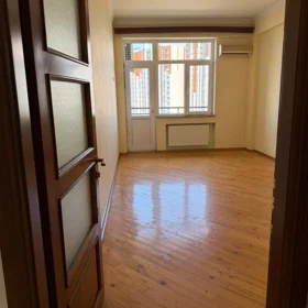 In Binəqədi rayonu 140.0 m² apartment is for rent - Image 2