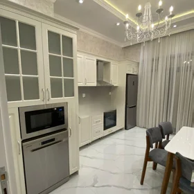 In Baku 120.0 m² apartment is for rent - Image 9