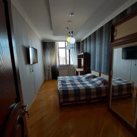 In Baku 150.0 m² apartment is for rent - Image 2