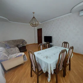 In Baku 150.0 m² apartment is for rent - Image 5