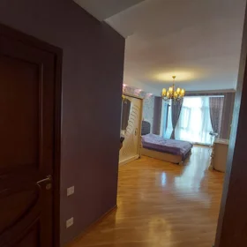 In Baku 150.0 m² apartment is for rent - Image 8