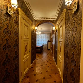 In Baku 240.0 m² apartment is for rent - Image 9