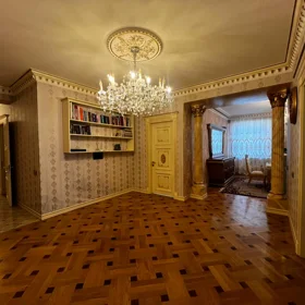 In Baku 240.0 m² apartment is for rent - Image 10