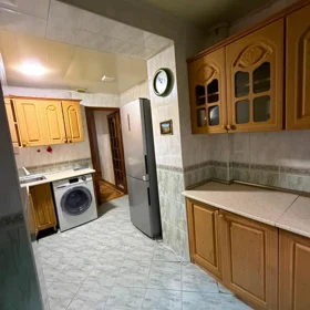 In Baku 90.0 m² apartment is for rent - Image 3