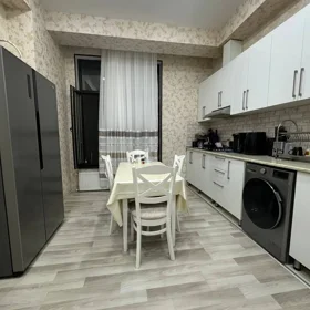In Baku 115.0 m² apartment is for rent - Image 9