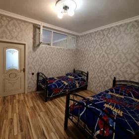In Baku 90.0 m² apartment is for rent - Image 3