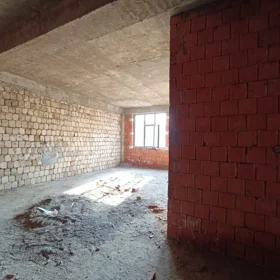 In Baku 155.0 m² apartment is for sale - Image 4