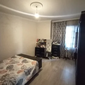 In Baku 100.0 m² house with 3.0 rooms is for sale - Image 3