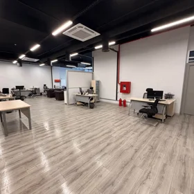 In Xətai rayonu 235.0 m² commercial is for rent - Image 3