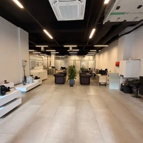 In Xətai rayonu 235.0 m² commercial is for rent - Image 4