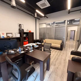 In Xətai rayonu 235.0 m² commercial is for rent - Image 5