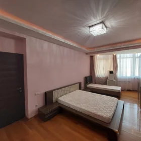 In Baku 190.0 m² apartment is for rent - Image 2