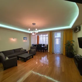 In Baku 190.0 m² apartment is for rent - Image 4