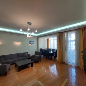 In Baku 190.0 m² apartment is for rent - Image 5
