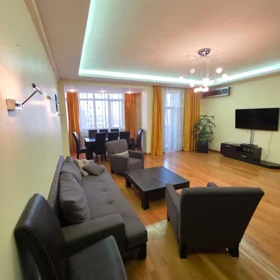 In Baku 190.0 m² apartment is for rent - Image 6