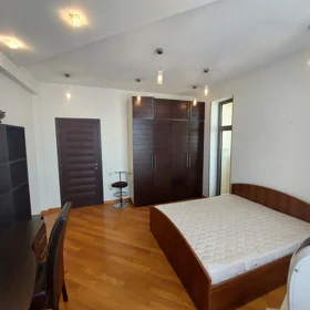 In Baku 190.0 m² apartment is for rent - Image 9
