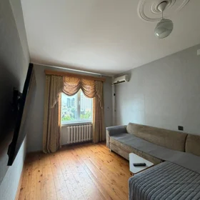 In Baku 70.0 m² apartment is for rent - Image 3